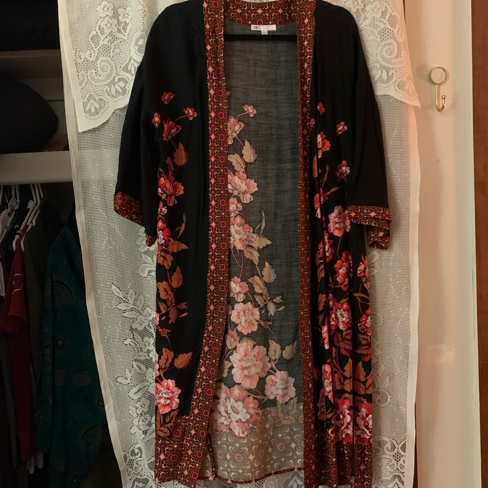 Price drop!! ♥️DR2 Kimono